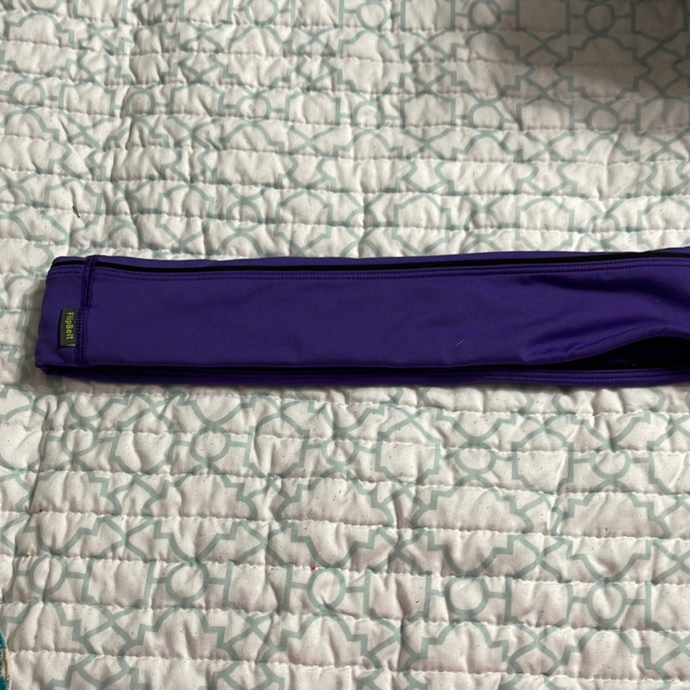 Flip belt travel belt